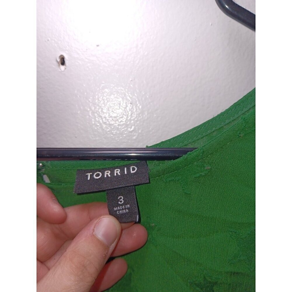 Torrid Crinkle Chiffon With Star Smocked Waist Puff Sleeve Top Size 3X Green - Picture 4 of 6